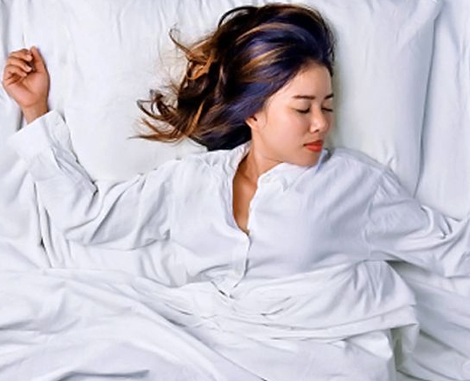 health benefits of sleeping on your back inside