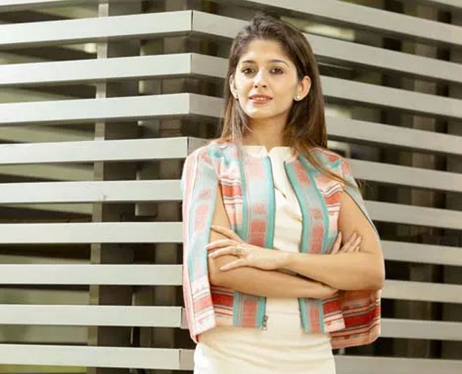 herzindagi anniversary celebration rashi menda inside