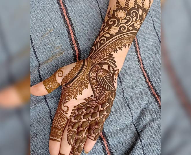 मोर वाली मेहंदी- karwa chauth more mehendi