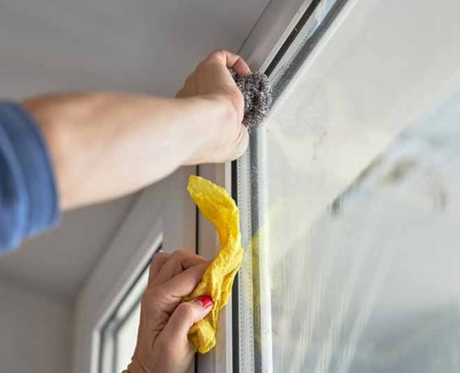 Easy Tips To Clean Kitchen Window And Cupboard With The Help Of Vinegar