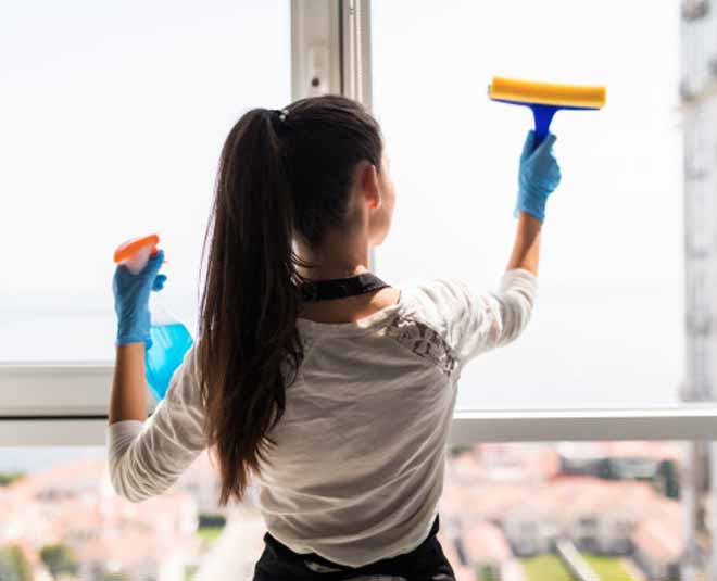 Easy Tips To Clean Kitchen Window And Cupboard With The Help Of Vinegar