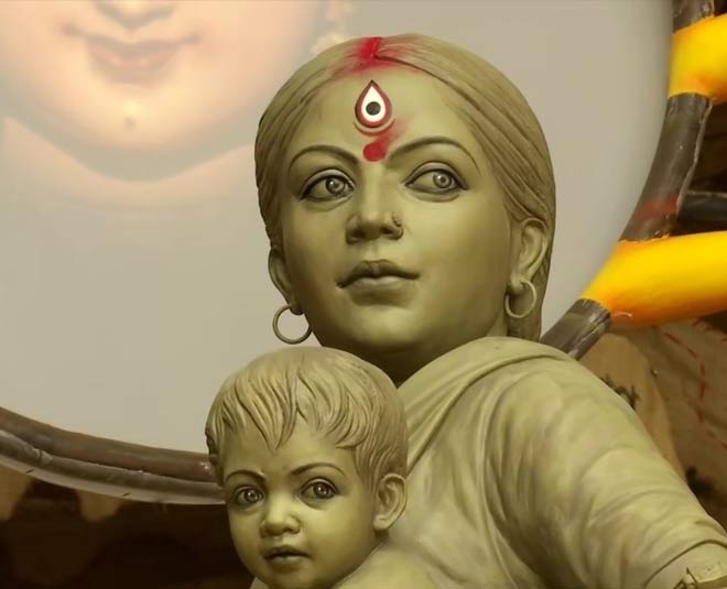 kolkata durga pandal showcases women migrant worker inside 