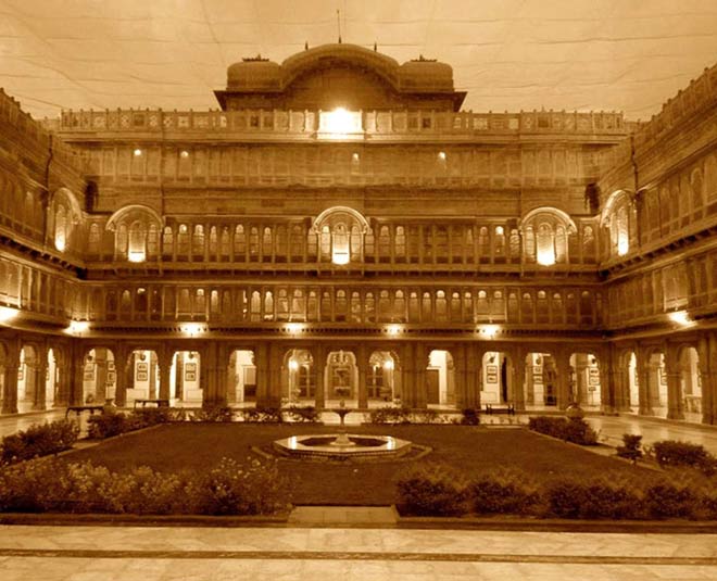 lakshmi vilas palace of gujarat bigger than buckingham inside 
