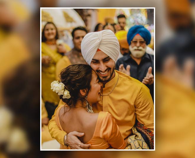 खूबसूरत पल neha rohanpreet haldi ceremony inside