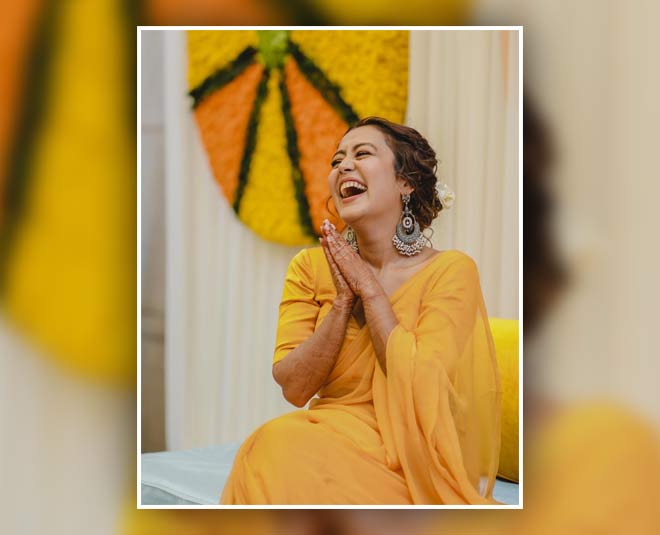 काफी उत्साहित है नेहा neha rohanpreet haldi ceremony inside