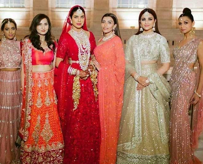 Isha-Anand Marriage: Isha, Anand Tie The Knot: Mukesh, Anil Keep It  Traditional In Kurtas; A Glittering Guest-List At 'Antilia' | The Economic  Times