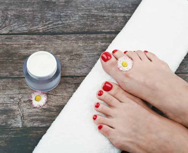 skin care in beach ()