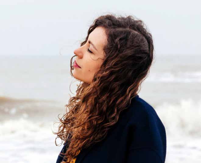 skin care in beach ()