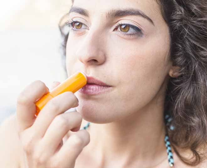 skin care in beach ()