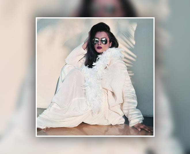 अब भी उतनी ही खूबसूरत दिखती हैं रेखा timeless beauty rekha