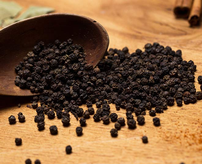 turmeric and black pepper health benefits inside 