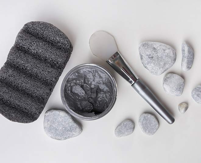 This Kaolin Clay Homemade Mask Can Lighten & Brighten Your Skin