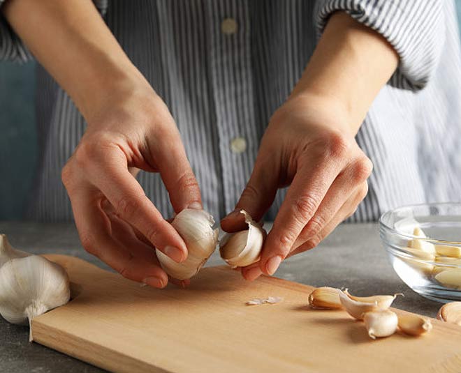 5-different-ways-to-remove-garlic-smell-from-utensils-and-hands-easy