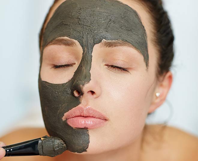 This Kaolin Clay Homemade Mask Can Lighten & Brighten Your Skin