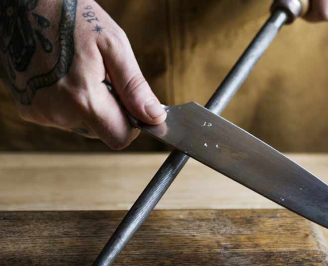 Easy Kitchen Hacks To Sharpen Knife At Home In 10 Minutes easy