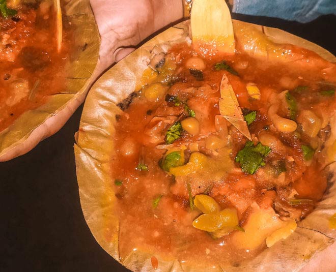 famous street food items in varanasi inside 