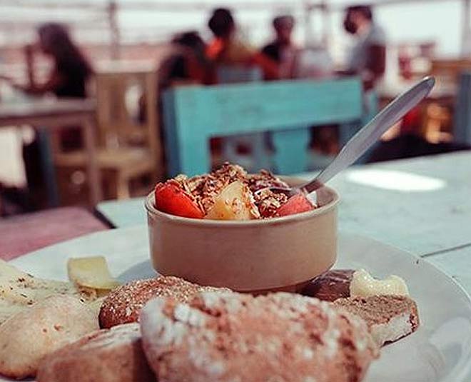 famous street food items in varanasi inside 