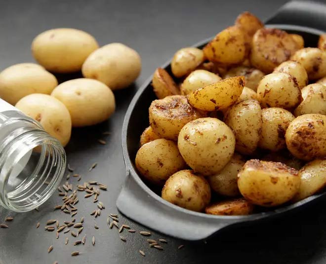homemade  crispy  jeera  aloo