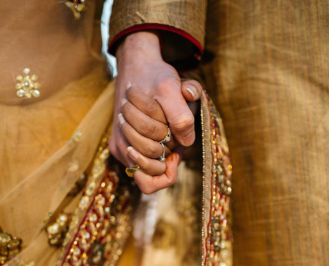 Why Worshiping Together Is Beneficial For Husband And Wife In Hindi- pic