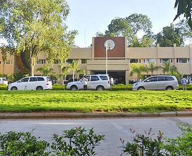 indian states maharashtra have two capitals inside 