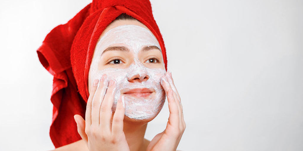 Know About The Ingredients You Should Never Use In A Face Scrub In