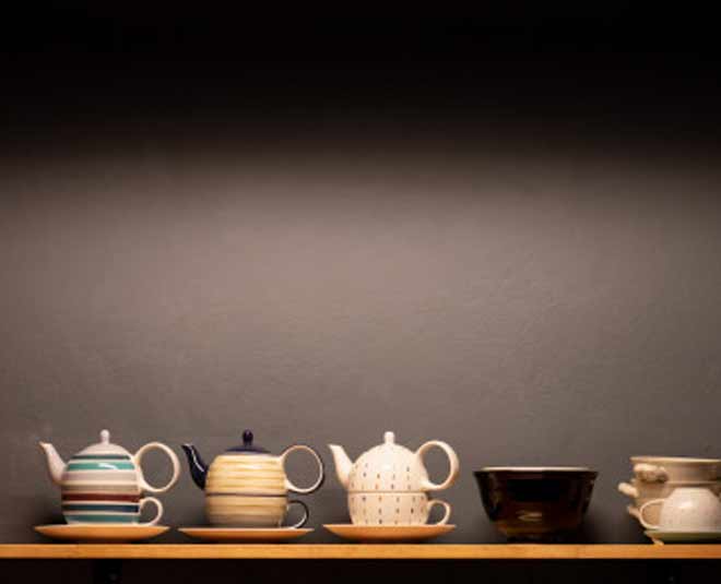 kitchen gardening inside ()