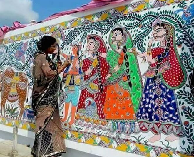 madhubani paintings inside 