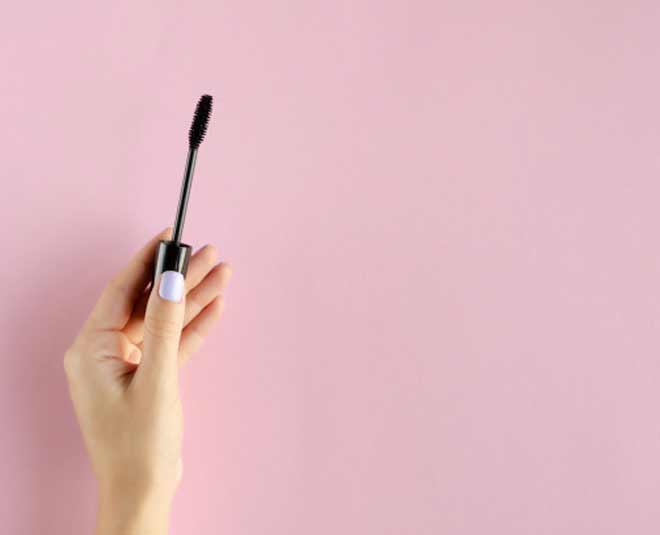 mascara apply inside 