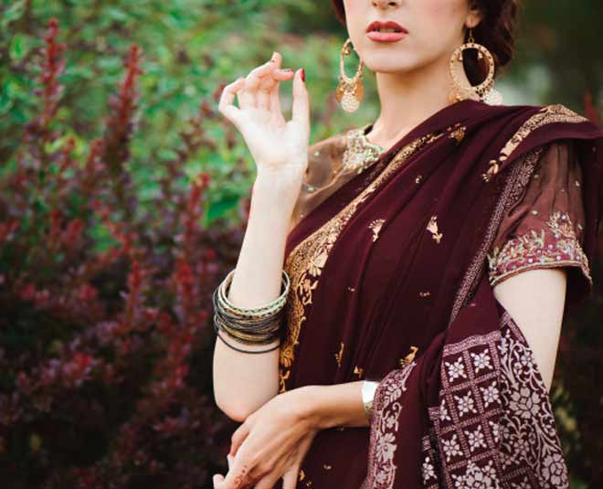 mehndi covers hands inside