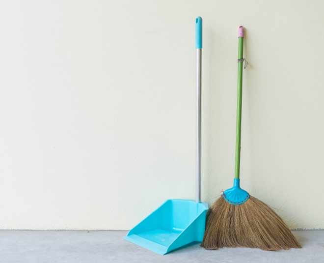 mistakes by women ()