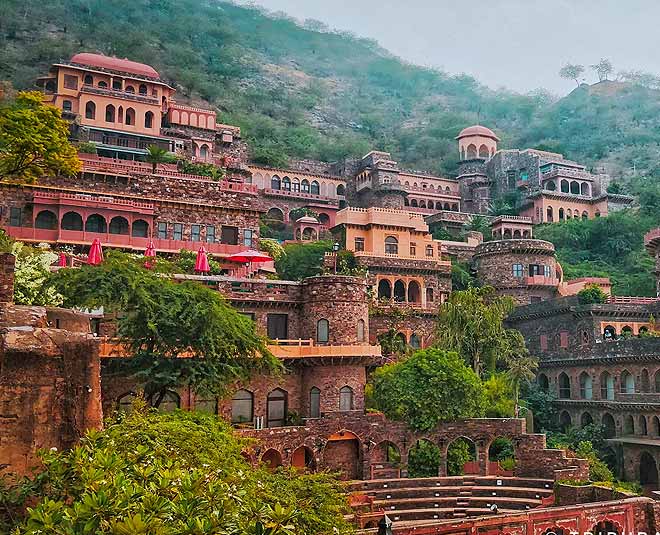 neemrana places ()