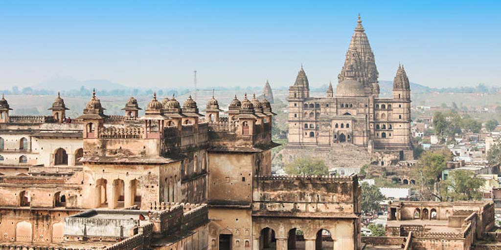 orchha-tour-guide-in-english-shri-ram-raja-mandir-chaturbhuj-temple