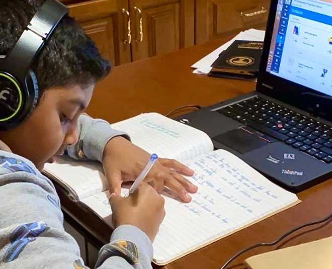 screen affects your eyes inside 