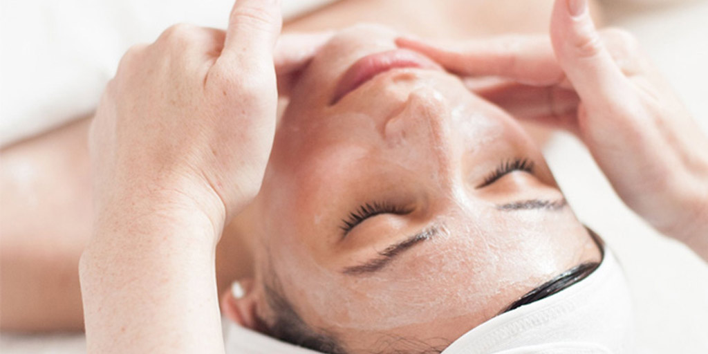 Why Should You Get A Facial Done Once A MonthWhy Should You Get A