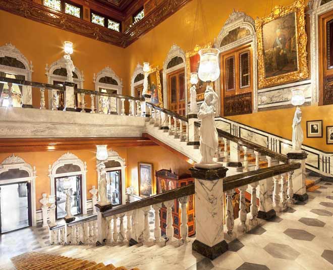 taj falaknuma palace inside