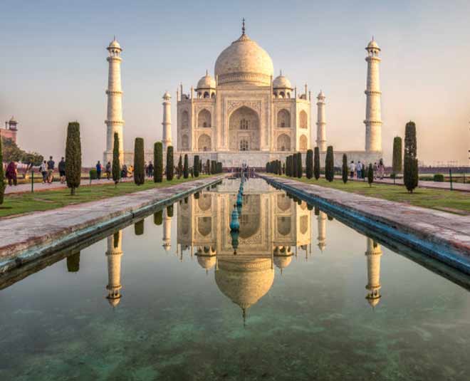 tajmahal in corona period ()