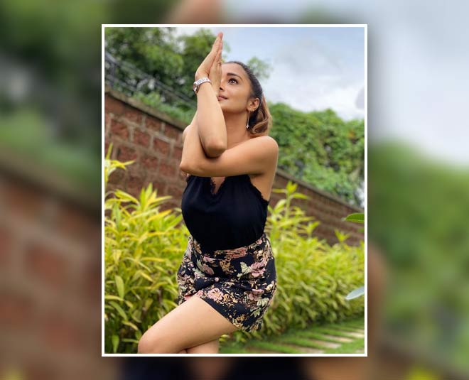 tina datta fitness eagle pose inside