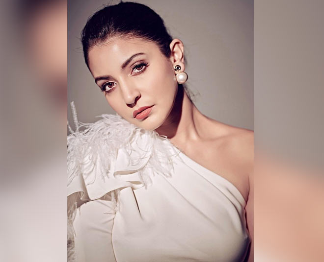 anushka sharma look