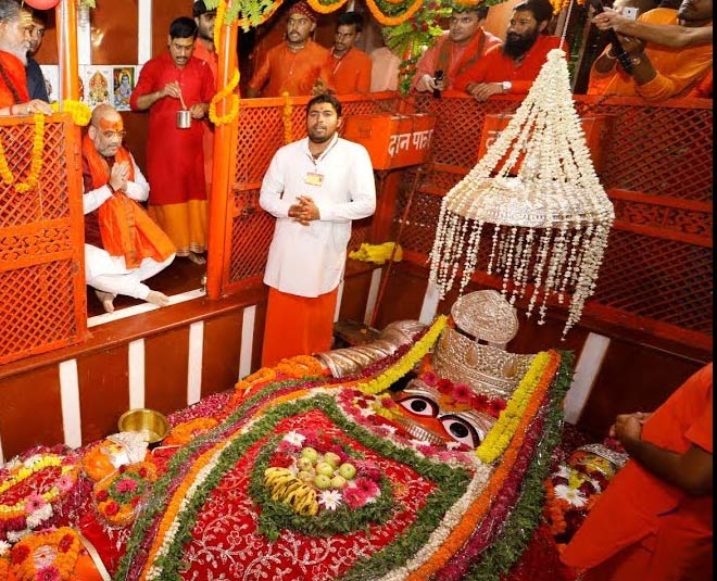 हनुमान मंदिर, प्रयागराज famous leta hanuman temples in india inside