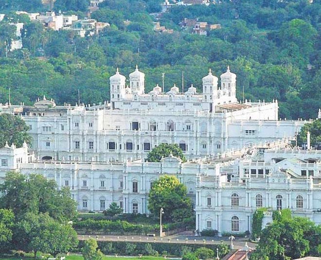 जयविलास पैलेस famous palaces in india jaivilas inside