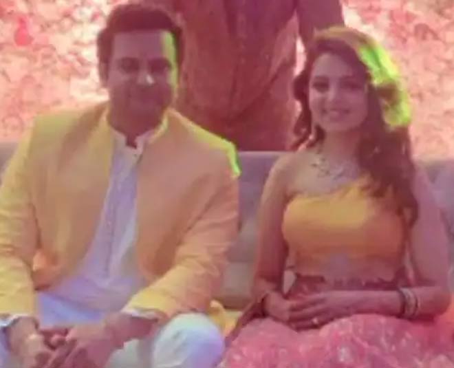 शादी की पहली तस्वीर first wedding pic