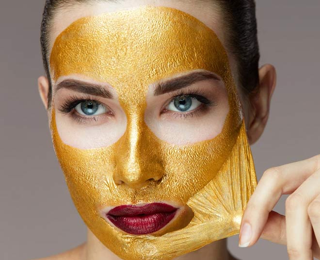 Gold mask. Золотая маска для лица. Лучшая Золотая маска омоложение пленка. Золотиста на лицо мазать. Лучшая Золотая маска омоложение пленка держит в Рукк.