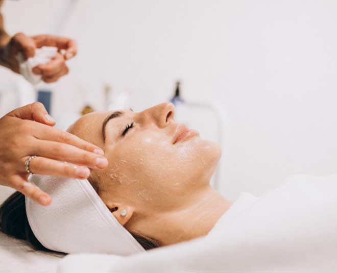 how to apply face pack