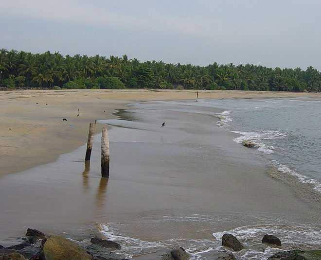 inside  munamban beach