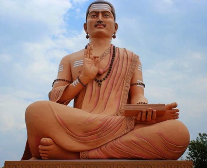 inside  top  statues