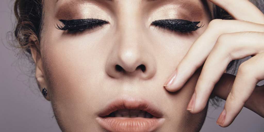 Here Is Why You Should Buy A Liquid Eyeliner Instead Of A Gel Or Pen Liner