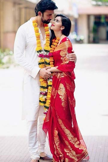 These Minimalistic Sarees Are A Classic Choice For Intimate Court Marriages