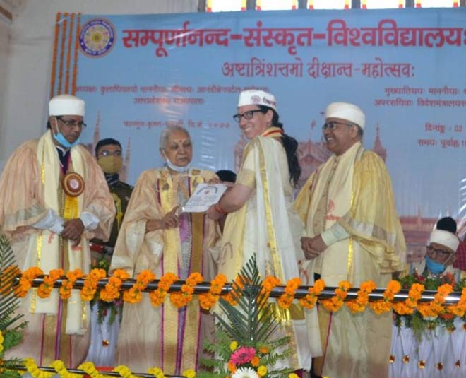 spain sanskrit gold medalist maria ruis inside 