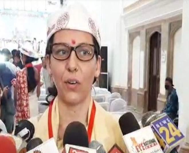 spain sanskrit gold medalist maria ruis inside 