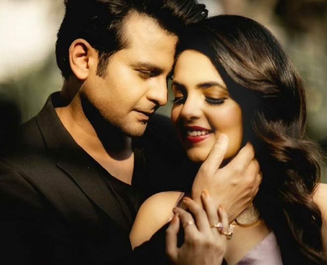 पिछले महीने की थी शादी की घोषणा wedding announcement